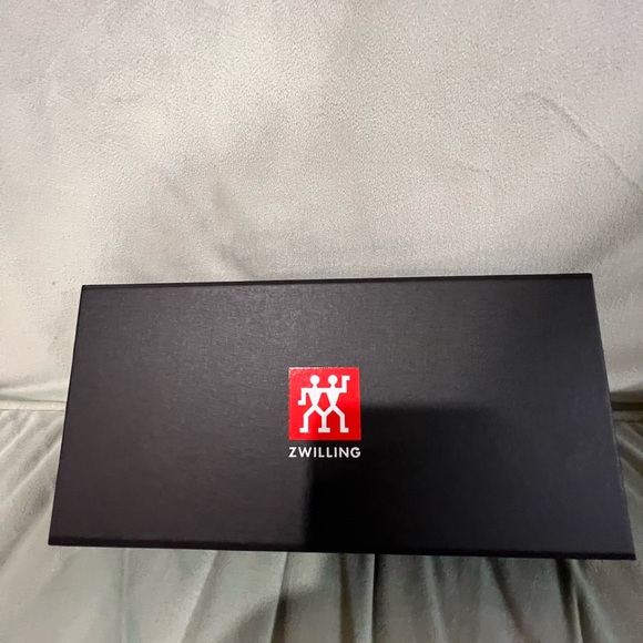 ZWILLING PORTERHOUSE Steak cutlery set 8 Piece - Picture 3 of 4